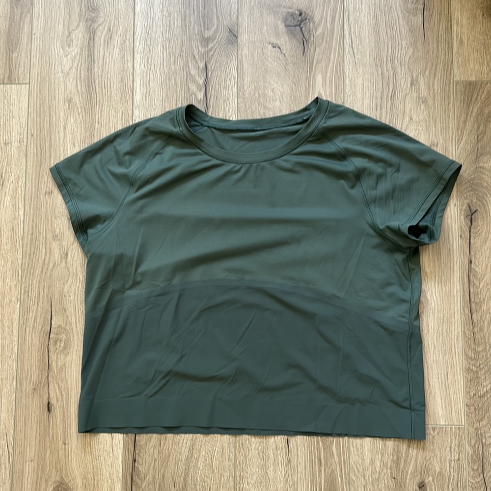 Lululemon green tee - size 4